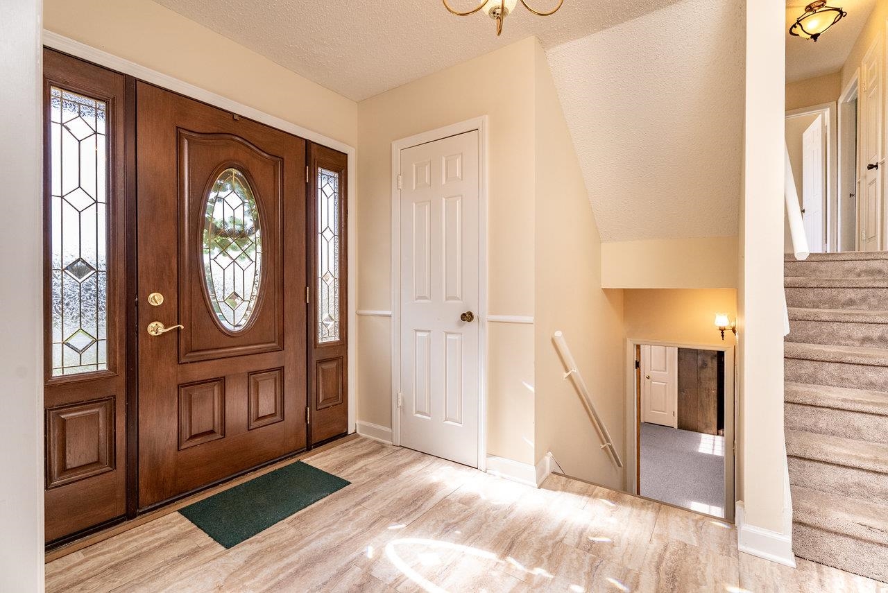 456 Eckert Circle Harrisonburg, VA 22801 - Photo 4 of 48 a view of an entryway with wooden floor