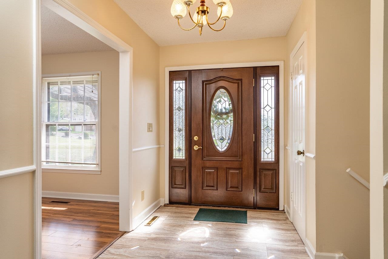 456 Eckert Circle Harrisonburg, VA 22801 - Photo 5 of 48 wooden floor with a window in a room