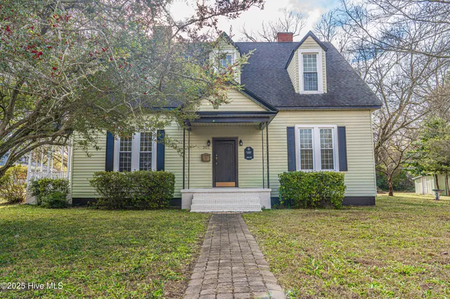 $349,900 | 301 West Central Street, Maxton, NC 28364