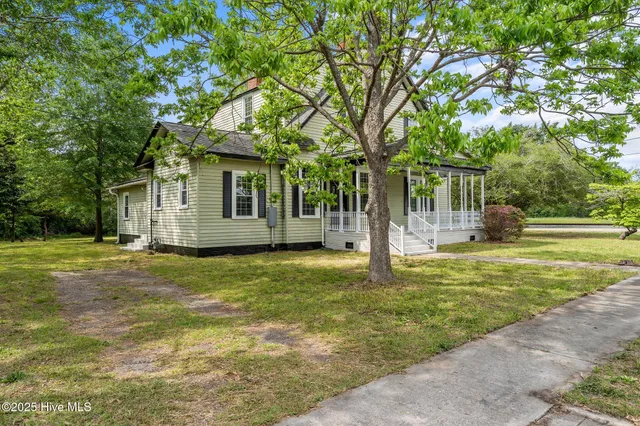 $349,900 | 301 West Central Street, Maxton, NC 28364