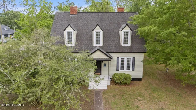 $349,900 | 301 West Central Street, Maxton, NC 28364