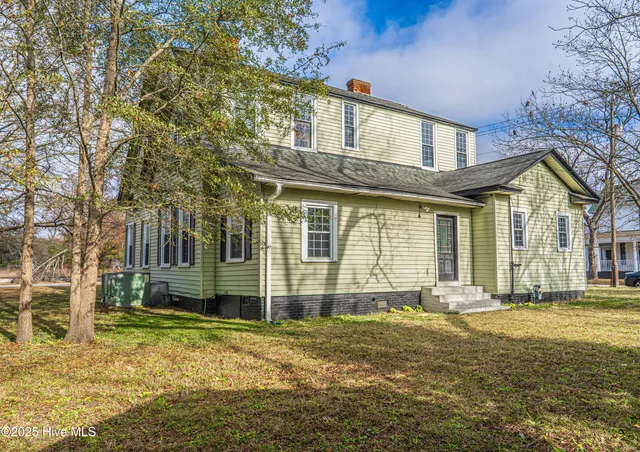 $349,900 | 301 West Central Street, Maxton, NC 28364