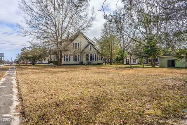 $349,900 | 301 West Central Street, Maxton, NC 28364