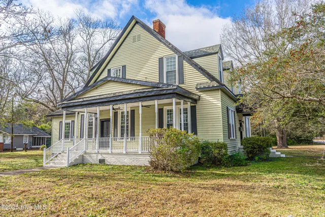$349,900 | 301 West Central Street, Maxton, NC 28364