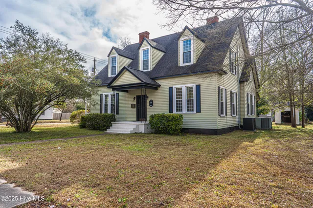 $349,900 | 301 West Central Street, Maxton, NC 28364