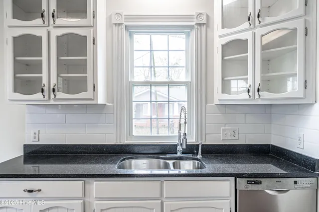 $349,900 | 301 West Central Street, Maxton, NC 28364