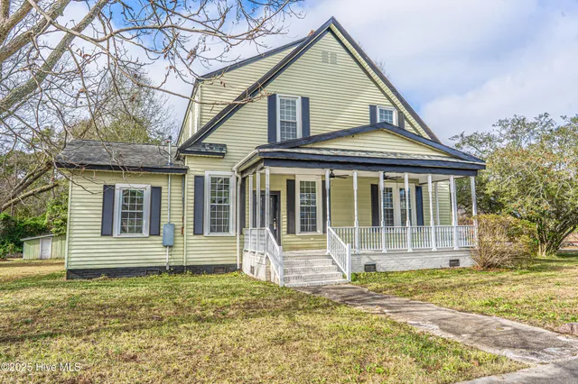 $349,900 | 301 West Central Street, Maxton, NC 28364