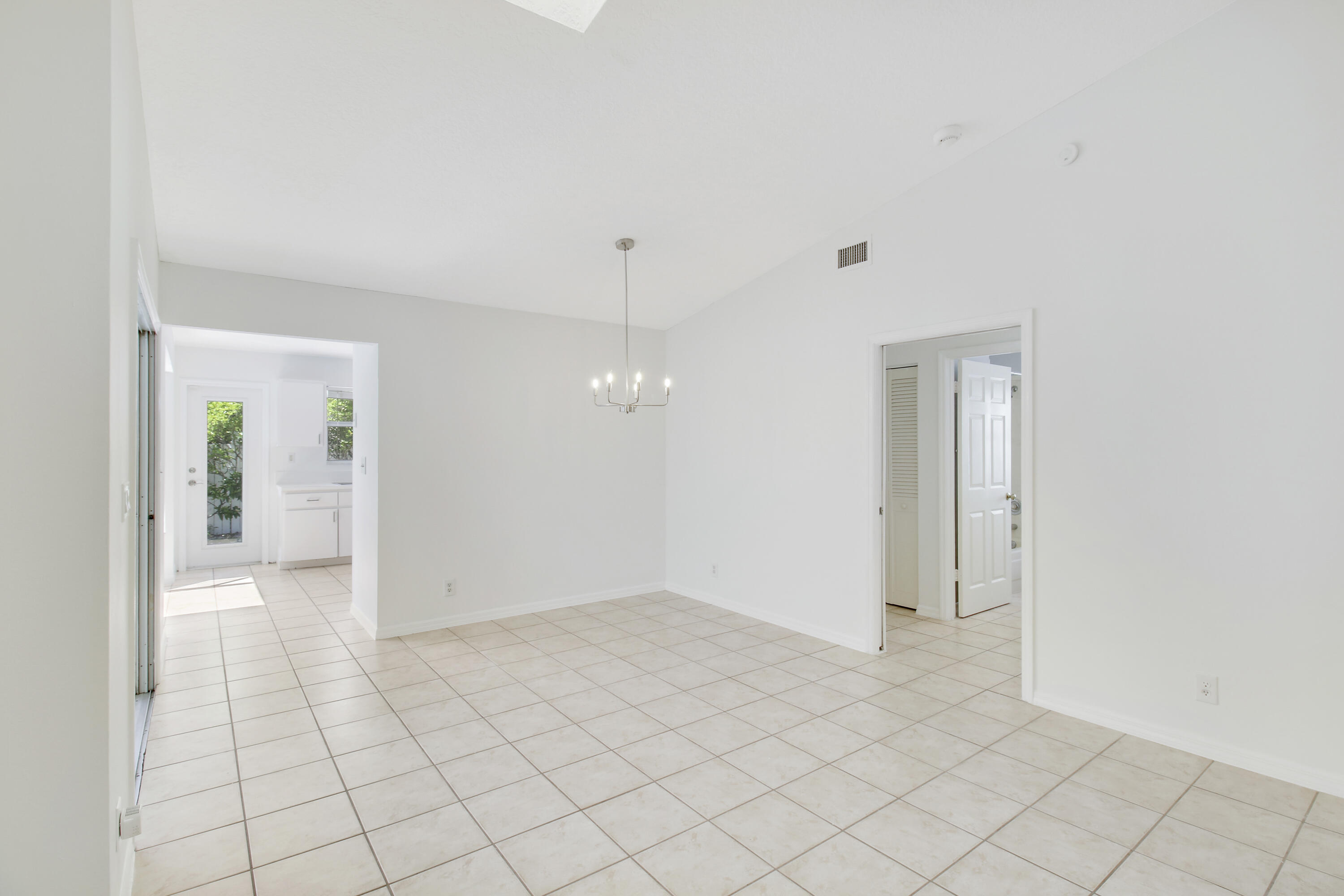 6118 Barbara Street Jupiter, FL 33458 - Photo 7 of 30 House-5