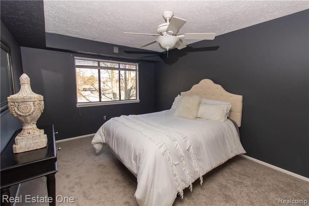 1693 Riverside Drive Rochester Hills, MI 48309 - Photo 14 of 24