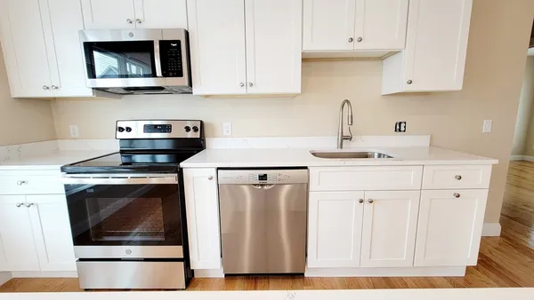 $5,200 | 62 Waverly Street, Unit 62, Boston, MA 02135