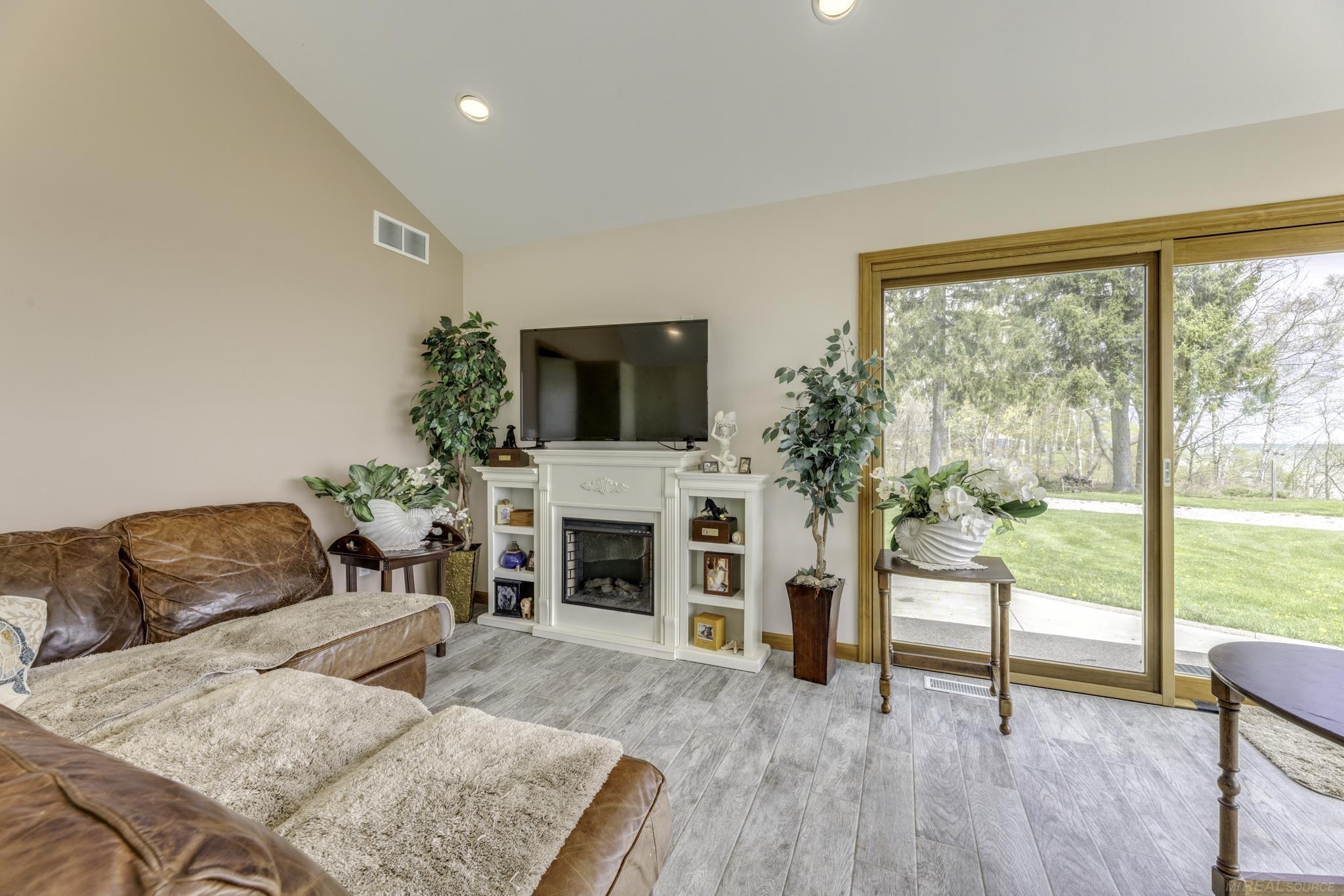 6655 Lakeshore Road Lexington, MI 48450 - Photo 24 of 99