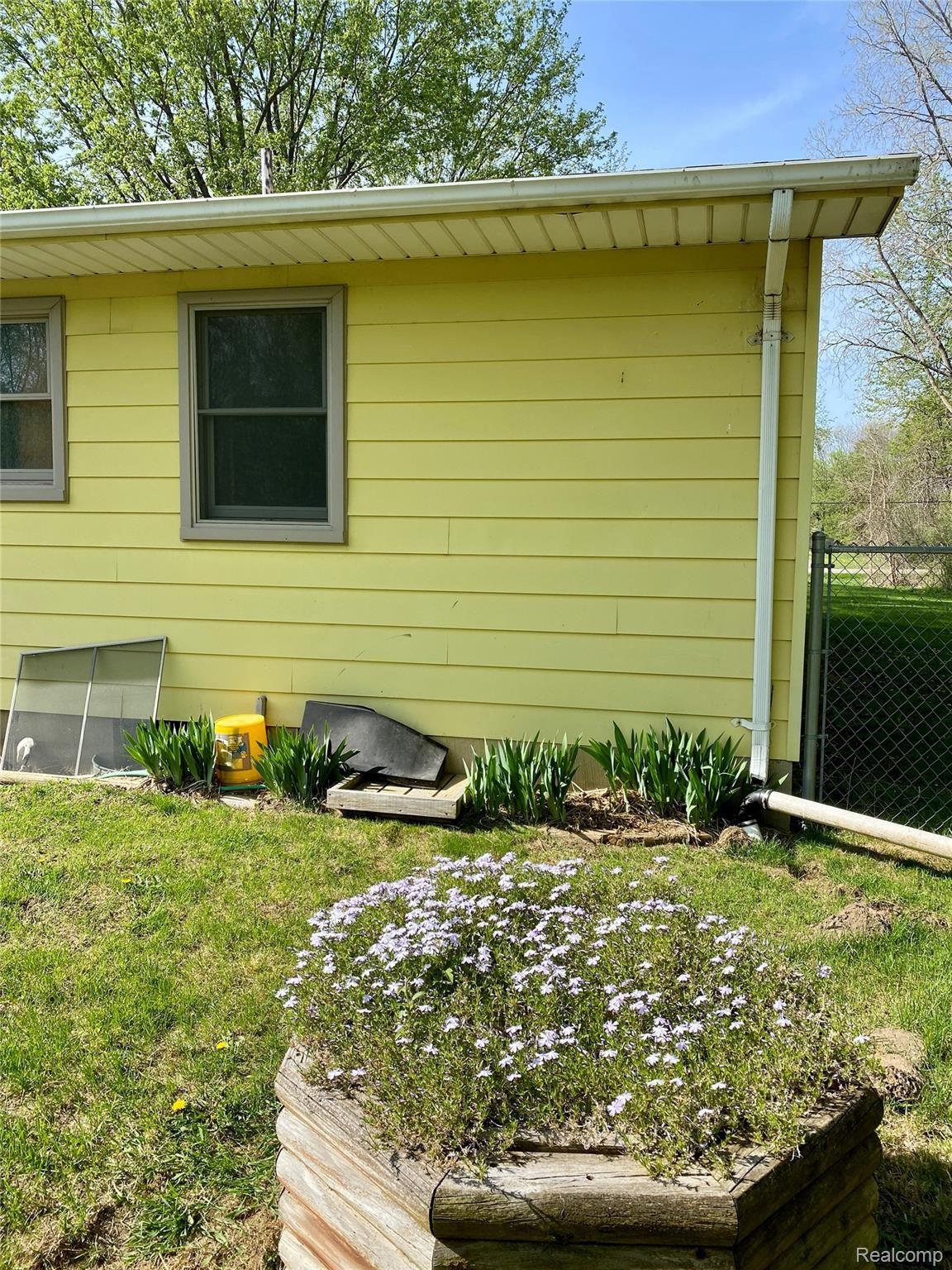 10350 East Stanley Road Davison, MI 48423 - Photo 16 of 49 867409DA-FB93-4B33-BC4E-29575065782D_1_201_a.jpeg