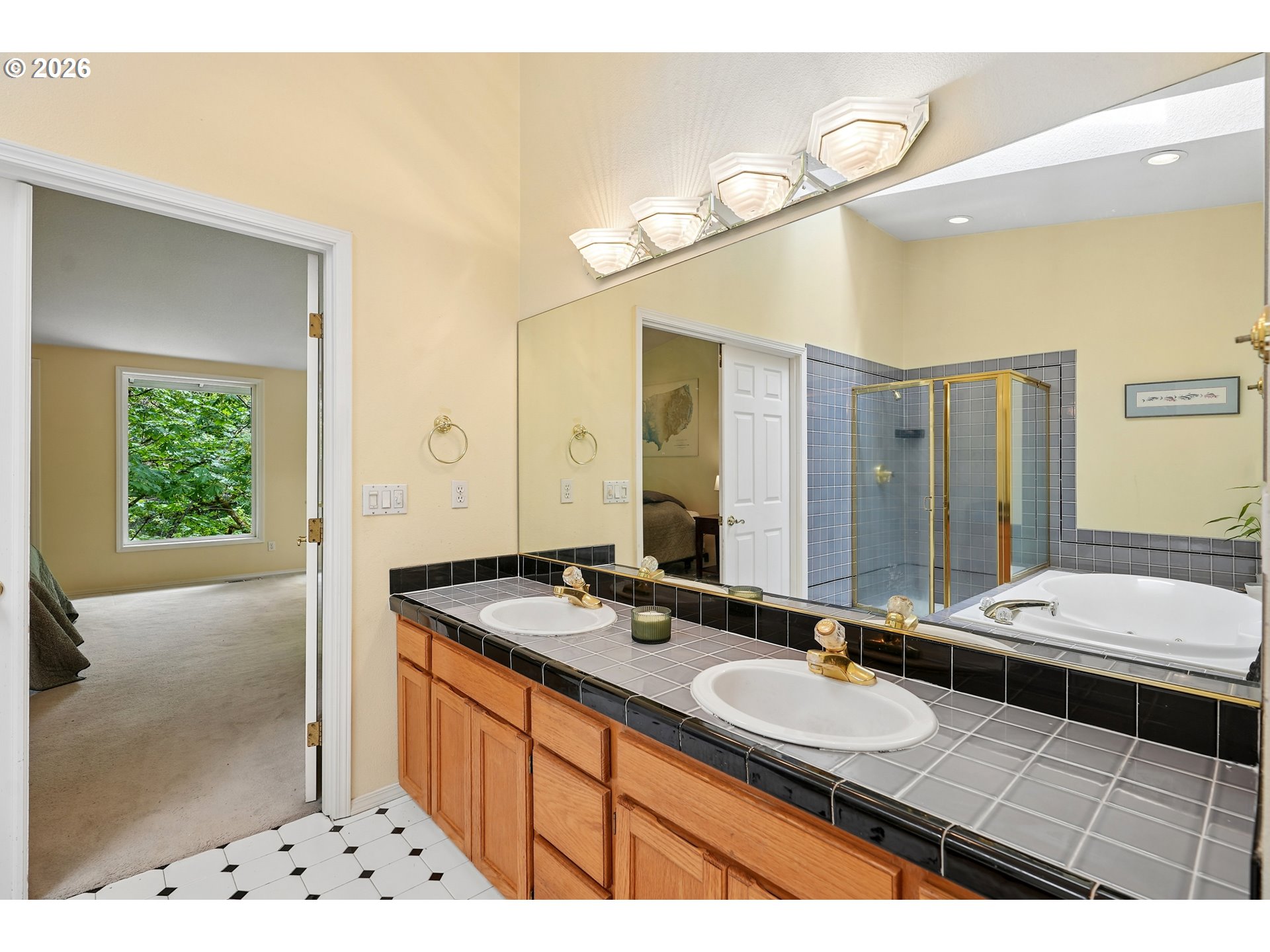 3322 Southwest Evergreen Terrace Portland, OR 97205 - Photo 19 of 40
