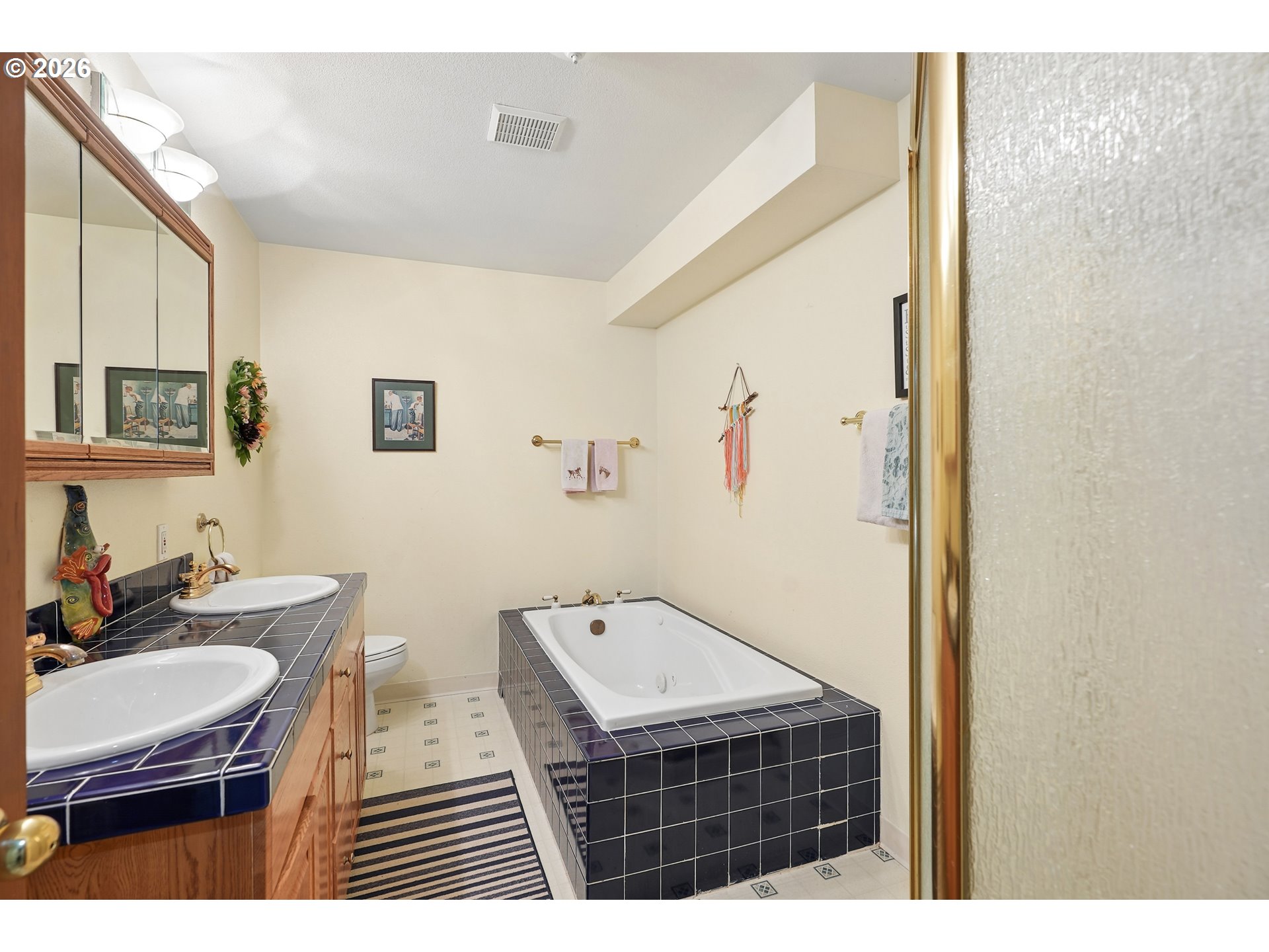 3322 Southwest Evergreen Terrace Portland, OR 97205 - Photo 29 of 40