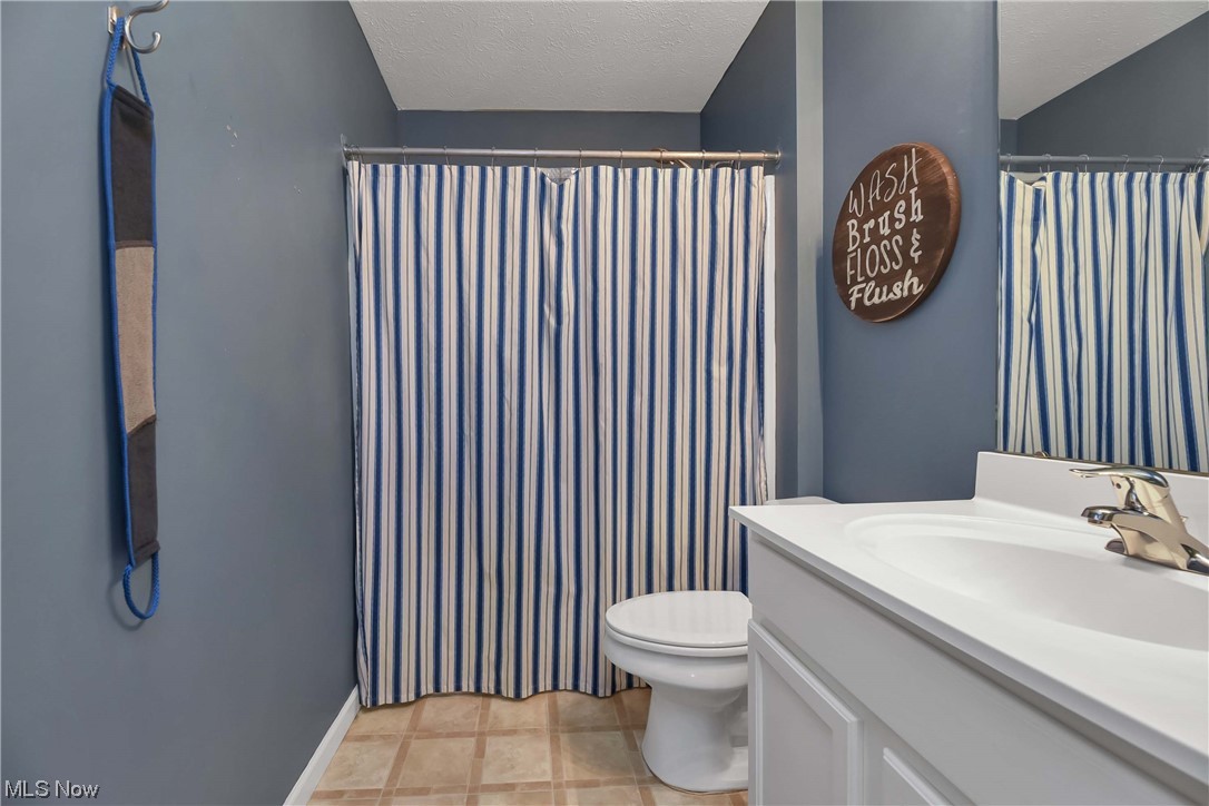 5408 Otten Road North Ridgeville, OH 44039 - Photo 22 of 33 Main bath second floor