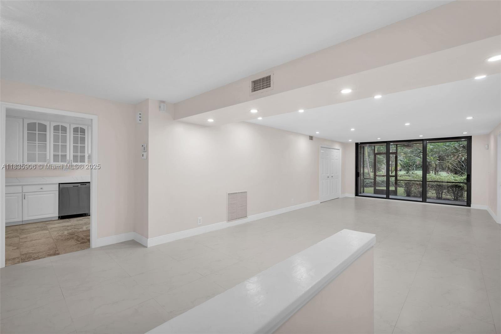 250 East Royal Palm Road, Unit 1C Boca Raton, FL 33432 - Photo 2 of 52