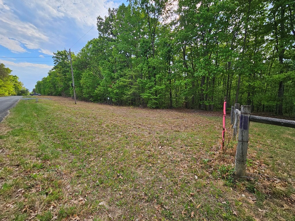 627 Axtell Road, Unit A Howardsville, VA 24562 - Photo 5 of 13 Gallery Image 5