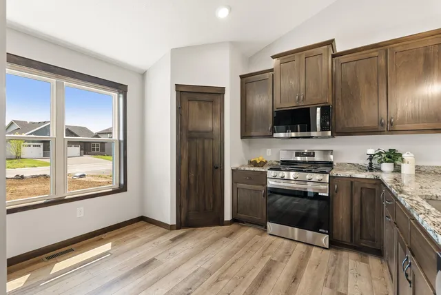 $549,900 | 9972 14th Circle Northeast, St. Michael, MN 55376