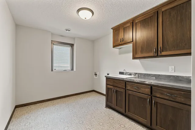 $549,900 | 9972 14th Circle Northeast, St. Michael, MN 55376