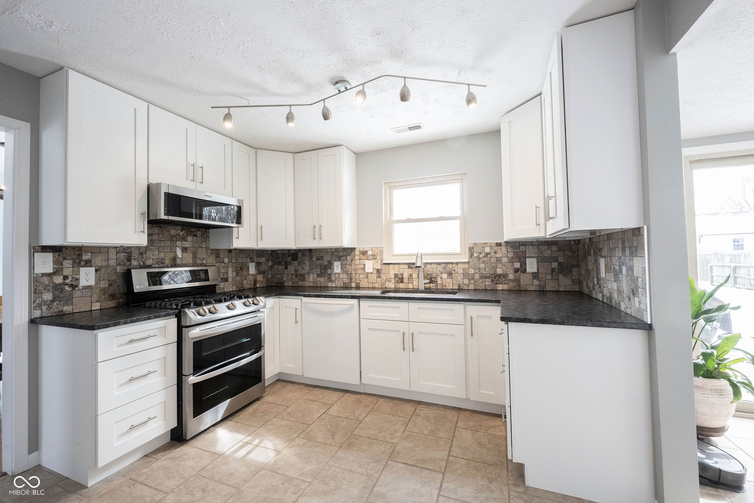 12643 Feldspar Road Indianapolis, IN 46236 - Photo 14 of 56 Gallery Image 14
