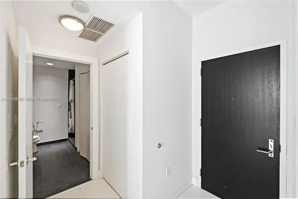 $719,000 | 900 Biscayne Boulevard, Unit 5104, Miami, FL 33132