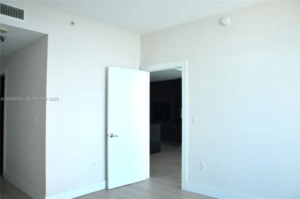 $719,000 | 900 Biscayne Boulevard, Unit 5104, Miami, FL 33132