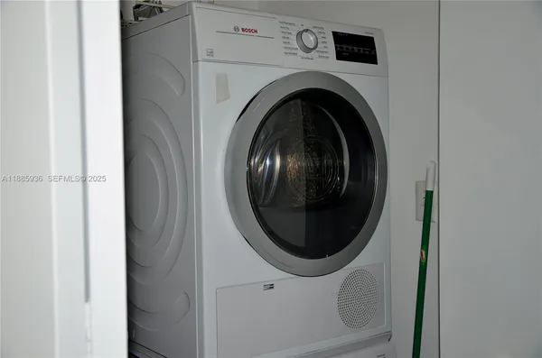 $719,000 | 900 Biscayne Boulevard, Unit 5104, Miami, FL 33132