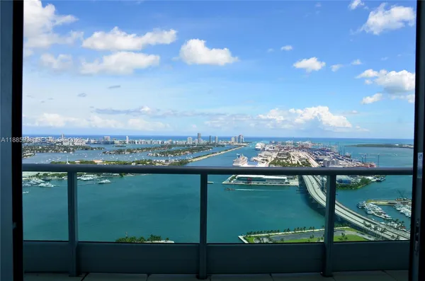 $719,000 | 900 Biscayne Boulevard, Unit 5104, Miami, FL 33132