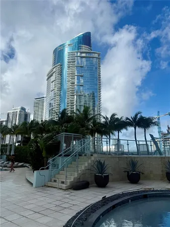 $719,000 | 900 Biscayne Boulevard, Unit 5104, Miami, FL 33132