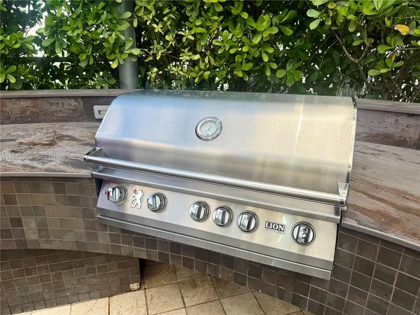 $719,000 | 900 Biscayne Boulevard, Unit 5104, Miami, FL 33132