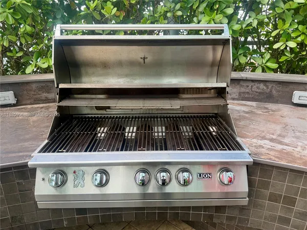 $719,000 | 900 Biscayne Boulevard, Unit 5104, Miami, FL 33132