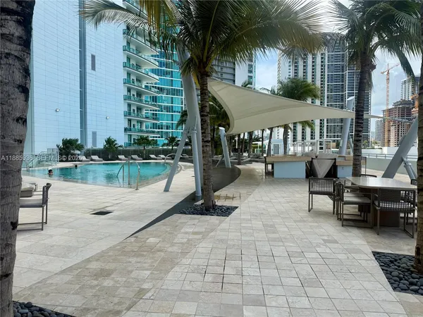 $719,000 | 900 Biscayne Boulevard, Unit 5104, Miami, FL 33132