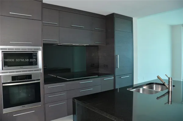 $719,000 | 900 Biscayne Boulevard, Unit 5104, Miami, FL 33132