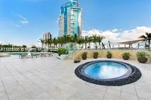 $765,000 | 900 Biscayne Boulevard, Unit 5104, Miami, FL 33132