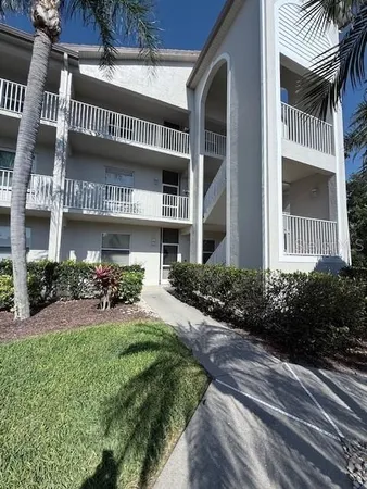 $2,095 | 8755 Olde Hickory Avenue, Unit 7109, Sarasota, FL 34238