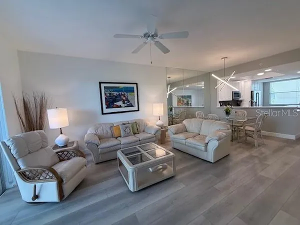 $2,095 | 8755 Olde Hickory Avenue, Unit 7109, Sarasota, FL 34238