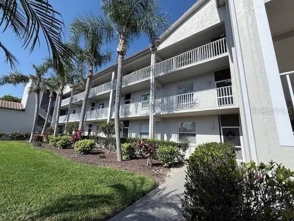 $2,095 | 8755 Olde Hickory Avenue, Unit 7109, Sarasota, FL 34238