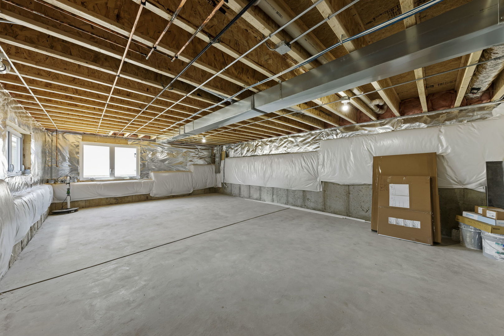 534 McCarthy Street Lemont, IL 60439 - Photo 20 of 23 a view of an empty room with a garage