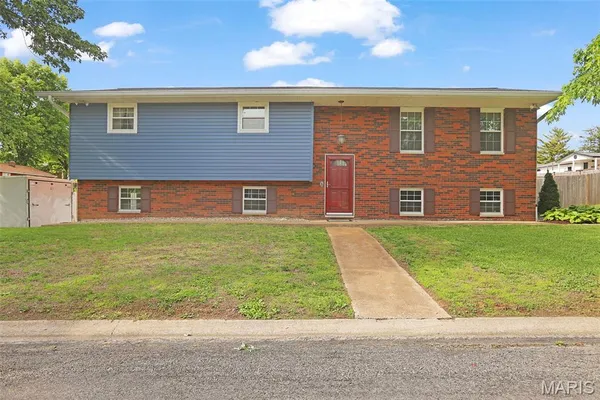 $235,000 | 921 Borri Drive, Maryville, IL 62062