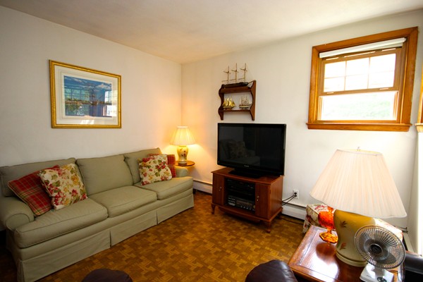 4 Harrow Road Norwood, MA 02062 - Photo 12 of 23 Gallery Image 12