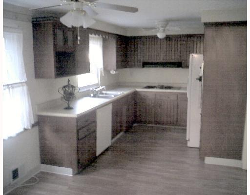 121 Pointview Road Brentwood, PA 15227 - Photo 2 of 9 Kitchen.
