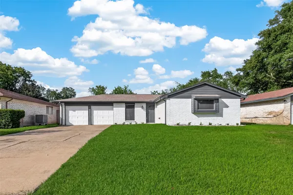 $2,300 | 16619 Tibet Road, Friendswood, TX 77546