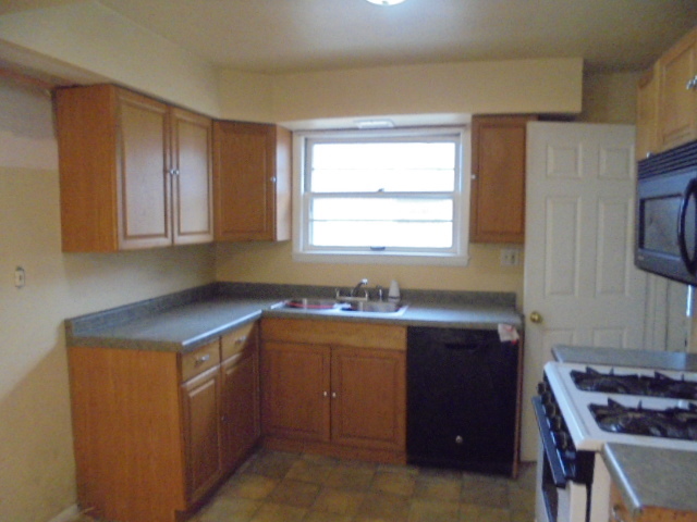 2206 Thornton Lansing Road Lansing, IL 60438 - Photo 5 of 12 Gallery Image 5