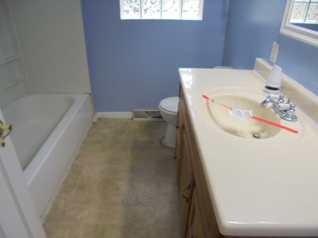 2206 Thornton Lansing Road Lansing, IL 60438 - Photo 8 of 12 Gallery Image 8