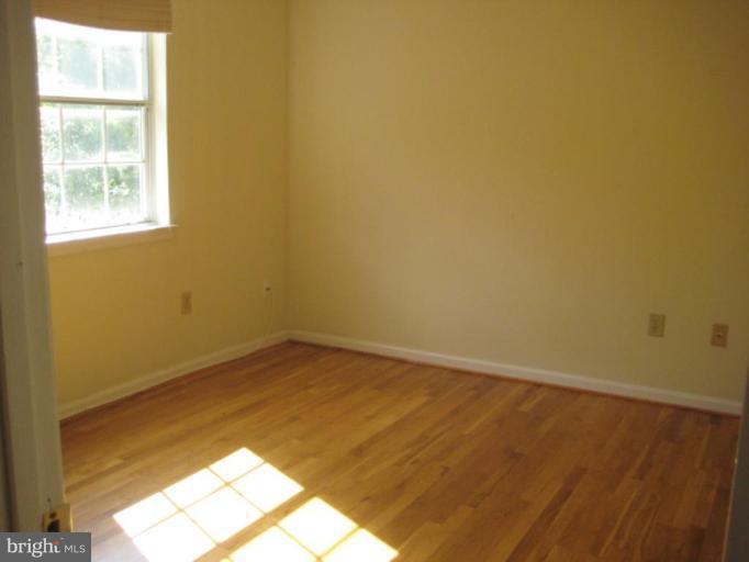 9004 Roundleaf Way Gaithersburg, MD 20879 - Photo 7 of 11 Bedroom #2