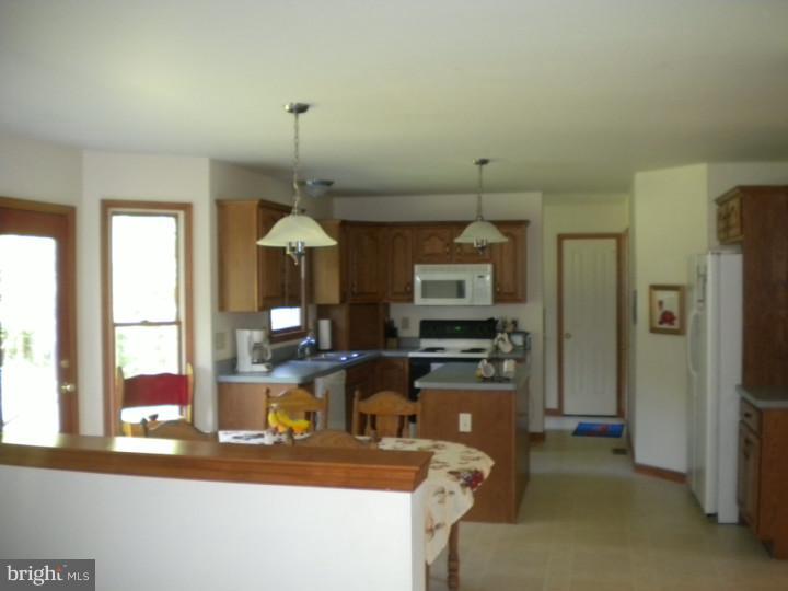 1225 Cowpath Road Hatfield, PA 19440 - Photo 3 of 17 Kitchen