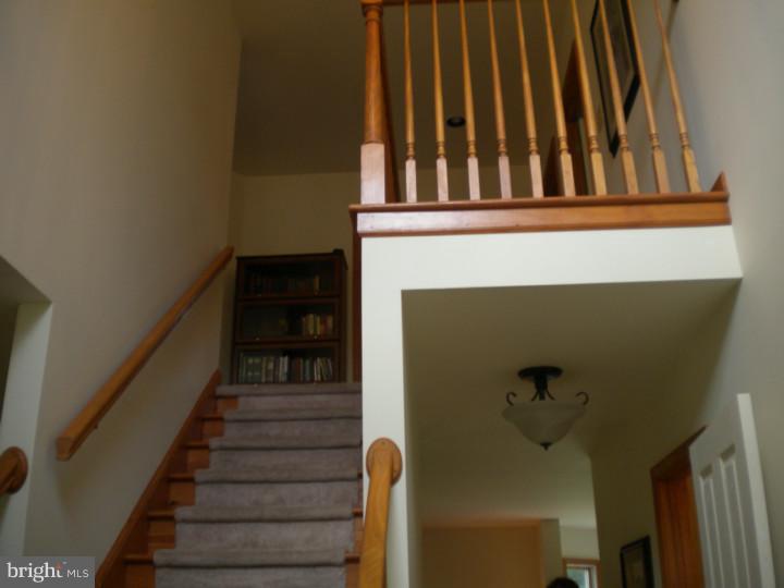 1225 Cowpath Road Hatfield, PA 19440 - Photo 8 of 17 Foyer