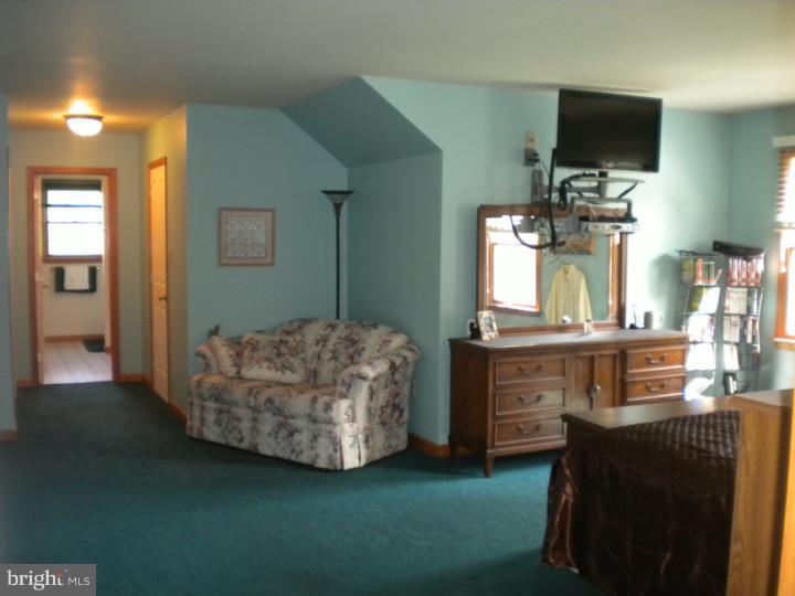 1225 Cowpath Road Hatfield, PA 19440 - Photo 10 of 17 Master Bedroom