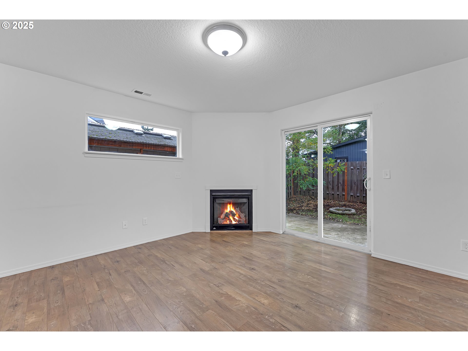 8115 Southeast Lambert Street Portland, OR 97206 - Photo 11 of 25