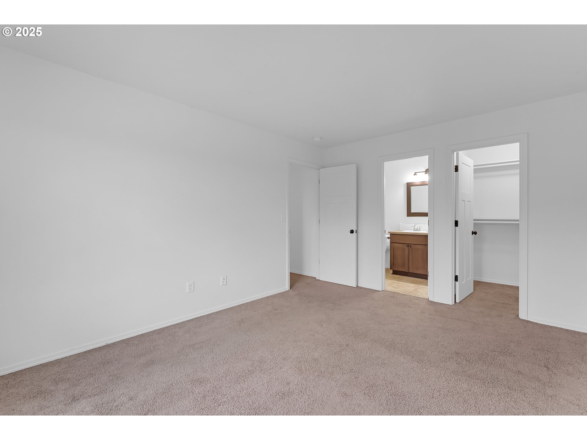 8115 Southeast Lambert Street Portland, OR 97206 - Photo 15 of 25